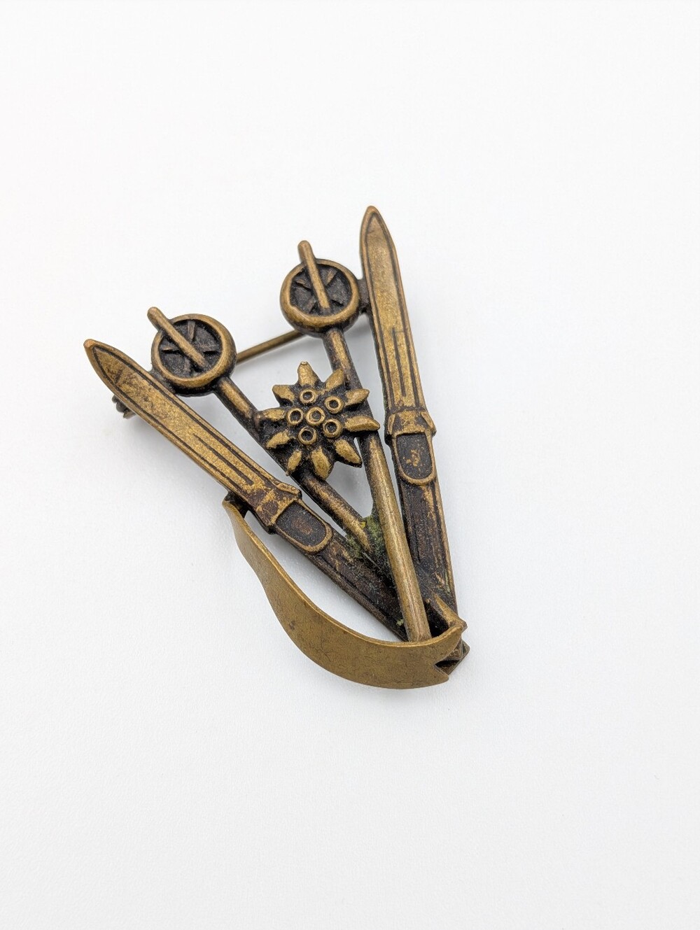 Vintage mid century Edelweiss ski brooch pin Austria German Swiss Alps